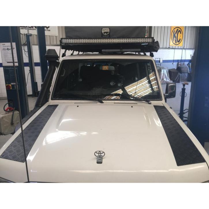 UBA LC70 BONNET GUARD
